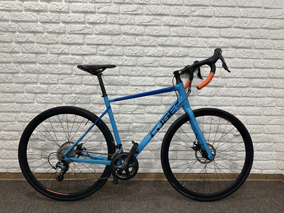 Rower szosowy Cube Attain Race