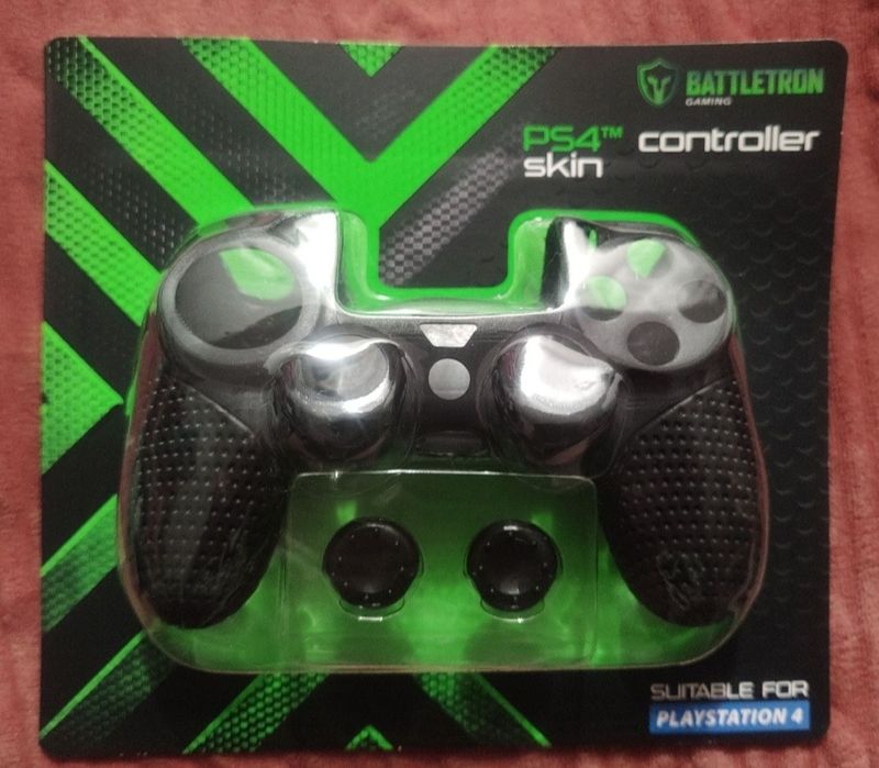 Silikonowe, czarne etui na pad do konsoli PS4