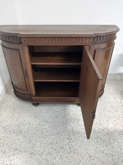 Vendo consola com 3 portas como nova.