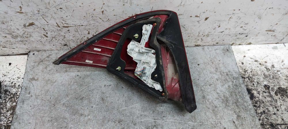 Ford Mondeo MK3 Lift Sedan Lampa Prawa Tylna Prawy Tył PT