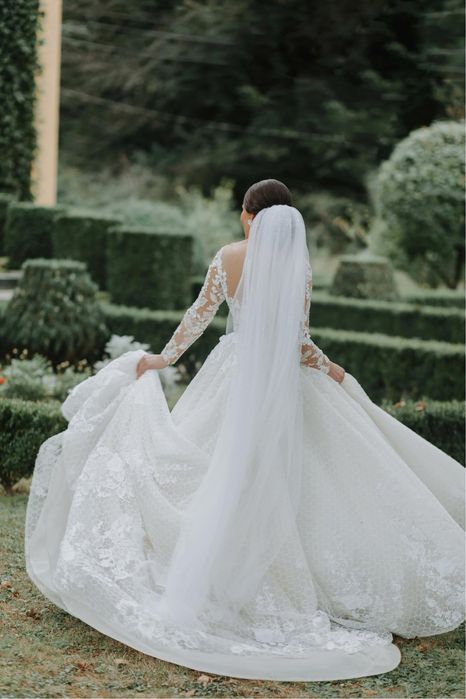 Продаж весільної сукні