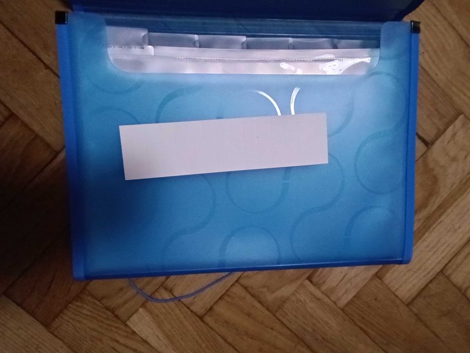 Teczka niebieska z przegródkami