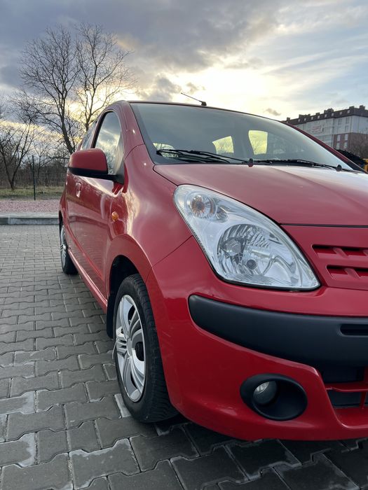 Автомобіль Nissan Pixo 2012