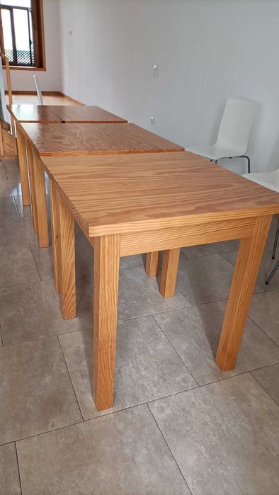 Mesa maciça em pinho