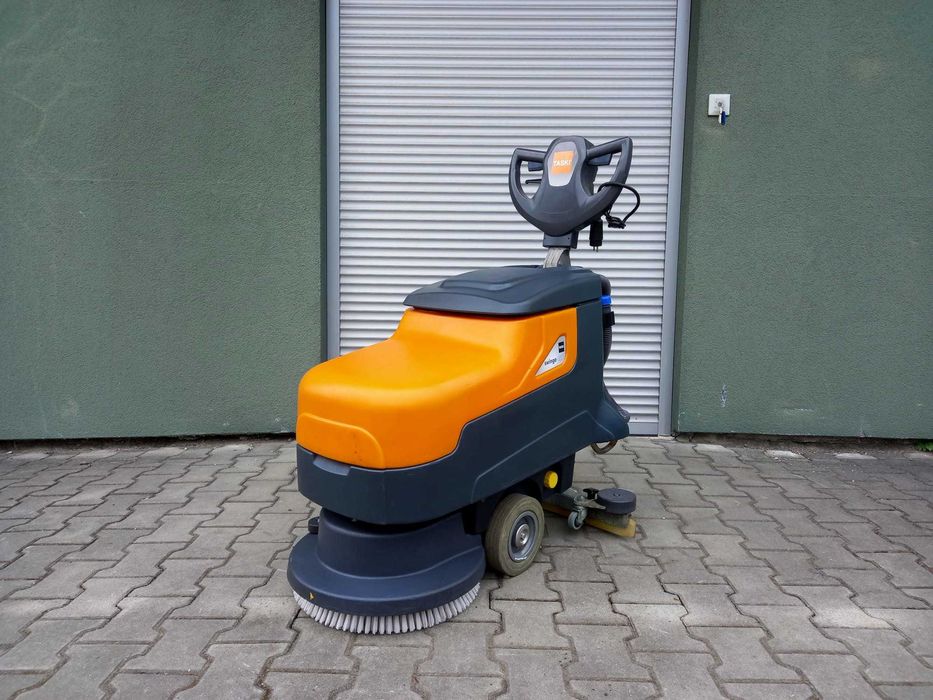 Zasilana sieciowo profesjonalna  szorowarka TASKI SWINGO CO 455 230V
