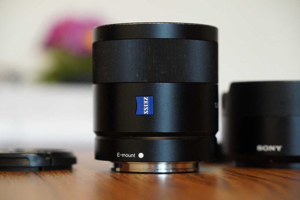 Sony E 24 mm f/1.8 ZA Carl Zeiss Sonnar T