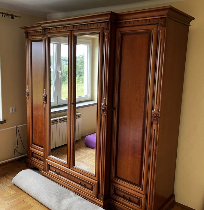 Szafy, sofa ze skóry