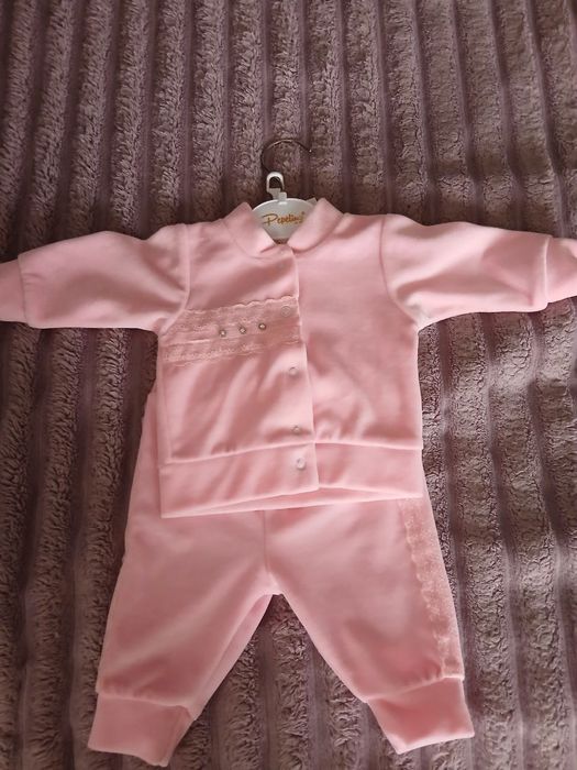 Продам костюм для дівчинки.