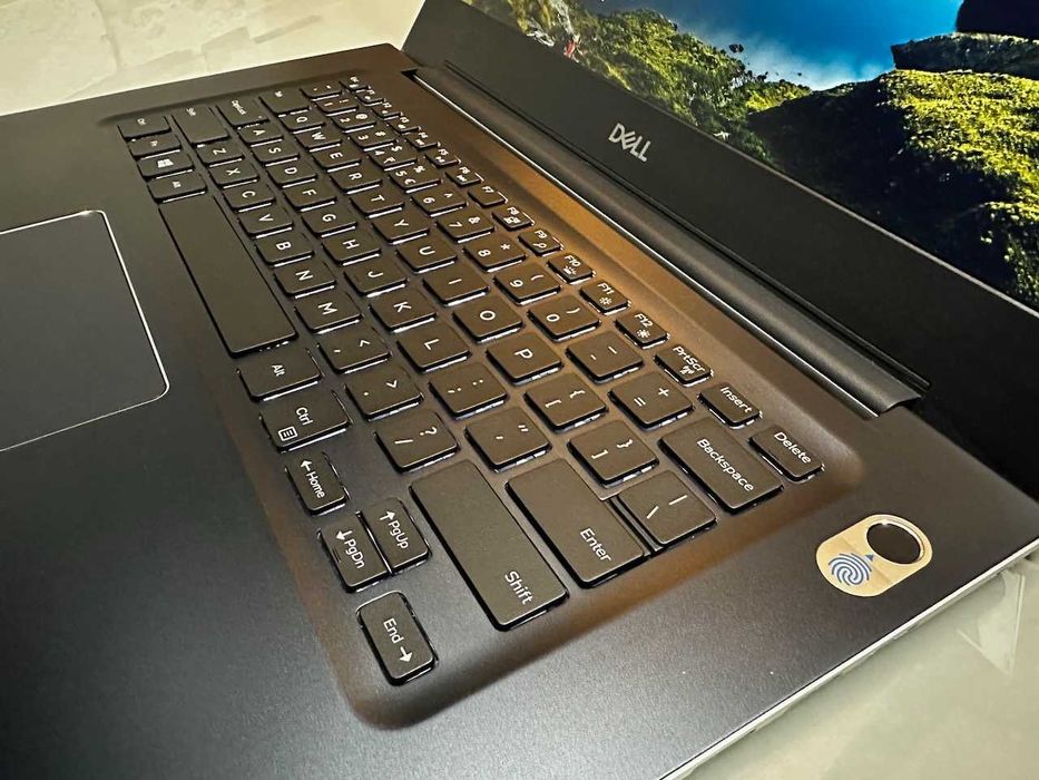 Dell Vostro 14" 5471 i5-8250U 16 GB RAM SSD + HDD Win 11 Pro