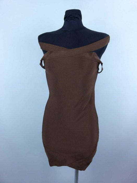 Missguided ołówkowa sukienka mini odkryte ramiona 10 / 36