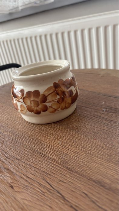 Sprzedam cukiernice ceramiczna recznie malowana brak przykrywki