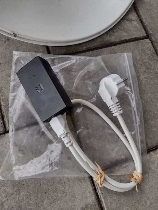 Antena UBIQUITI zewnętrza kierunkowa internet radiowy zasilacz
