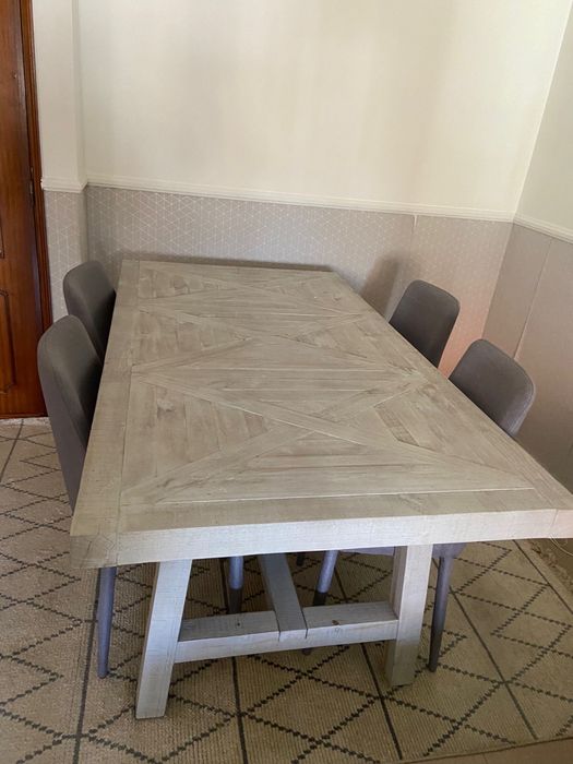 Mesa de jantar retangular