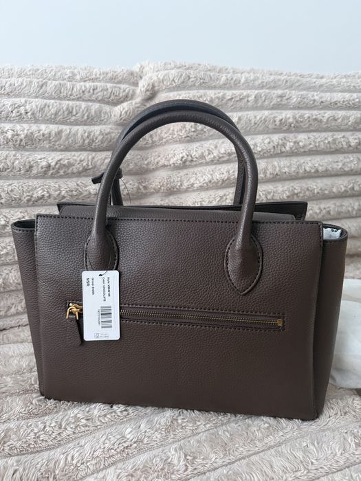 Сумка Guess шоколадного кольору