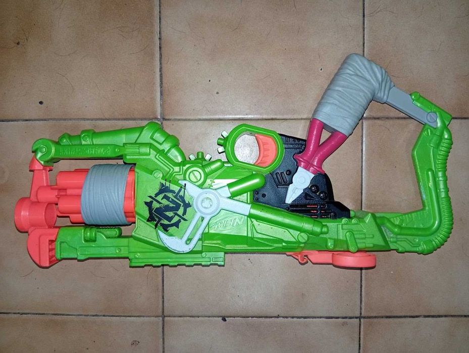 Lançador Nerf Zombie Strike FlipFury– Pronto para o Apocalipse!