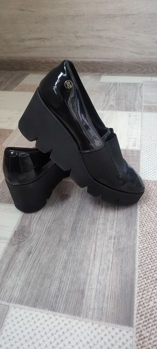 Продам чоботи туфлі 36-37