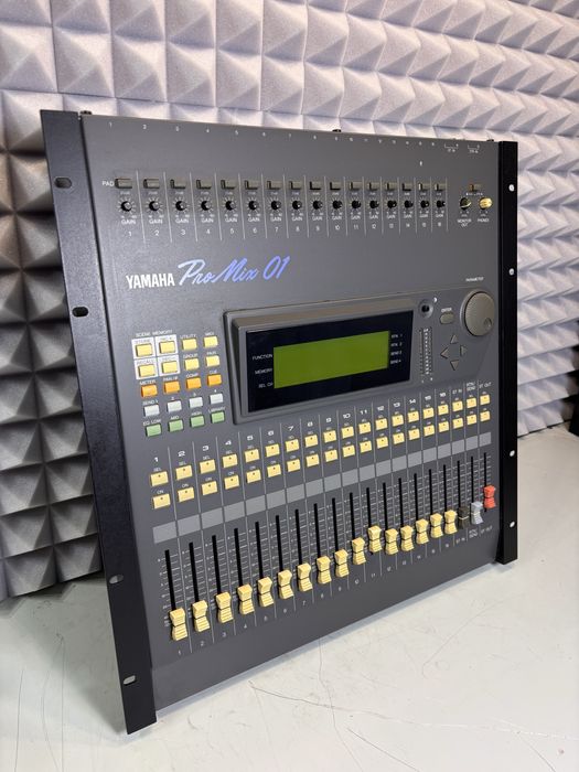Mikser Yamaha PRO MIX 01