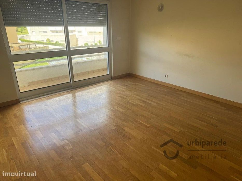 Apartamento T3 no Jardins da Parede.