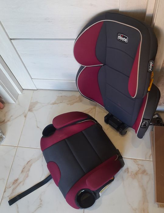 Автокрісло-бустер 2 в 1 Chicco з Izofix