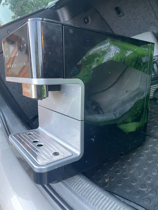 Пропоную кавомашину Miele свіжа модель в дуже гарному стані .