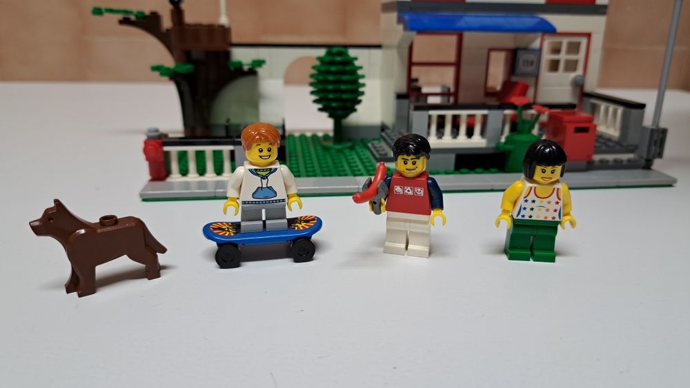 LEGO 8403 - City House