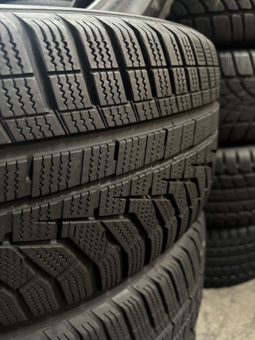 шини б.у зима 235/55 R17 Hankook Winter I'Cept evo 2 склад резини