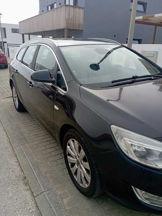 Opel Astra Sports Tourer — fotografia 5