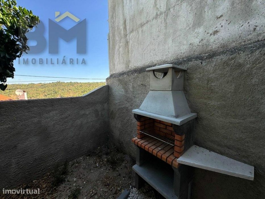 Moradia T1 à venda em Salgueiro do Campo com terreno rústico!