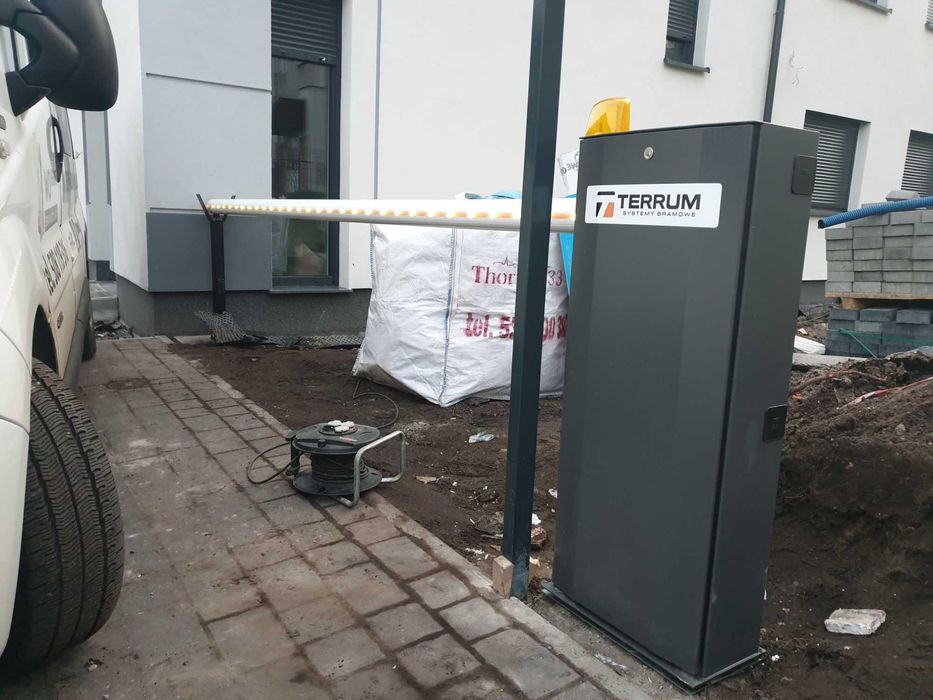 Okna Bramy Drzwi Kurtyny PPOŻ Doki Rampy - SPRZEDAŻ SERWIS MONTAŻ