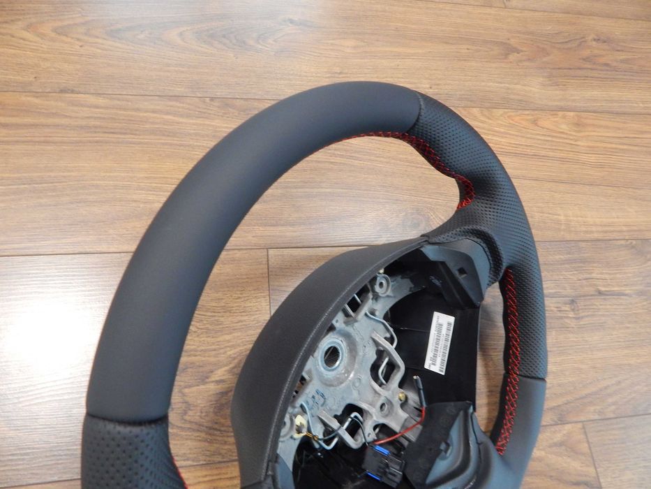 Kierownica Peugeot Partner II Citroen Berlingo II Sport czerwona nić