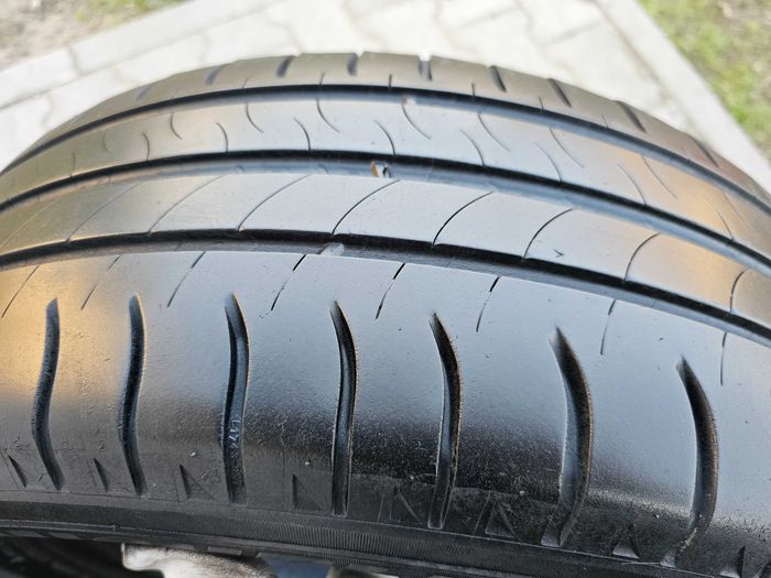 Lato Michelin 215/60 R16
