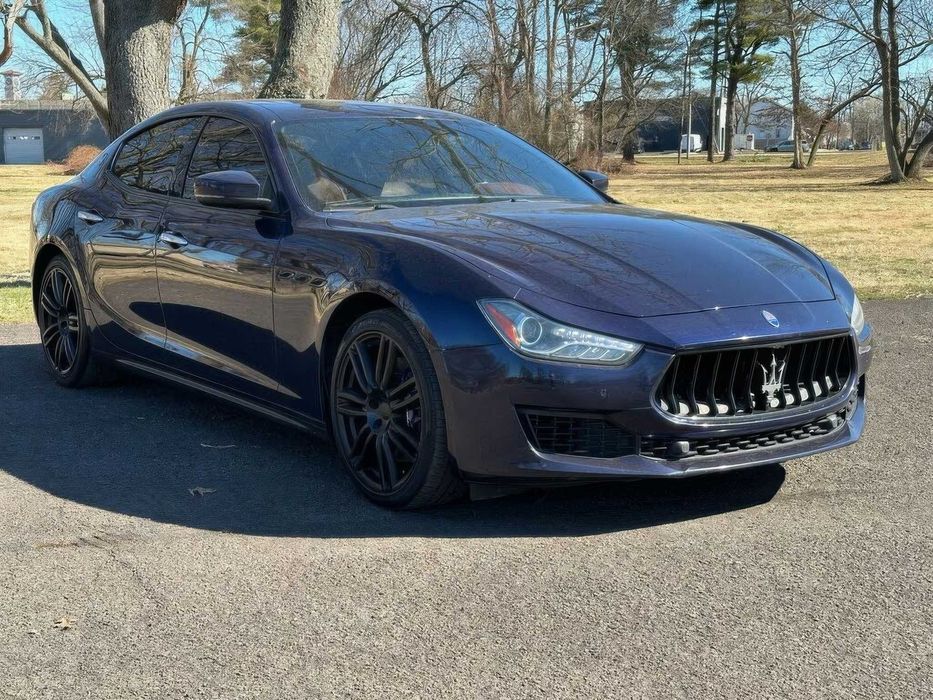 Maserati Ghibli      2019