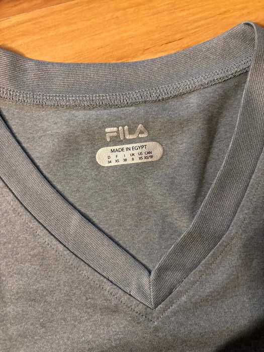Szara koszulka firmy Fila