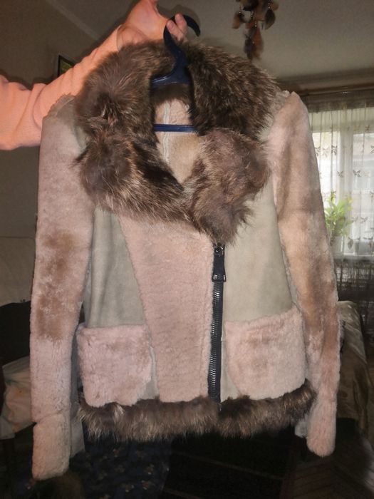 Продам женскую дубленку,натуральная лисица и овчина