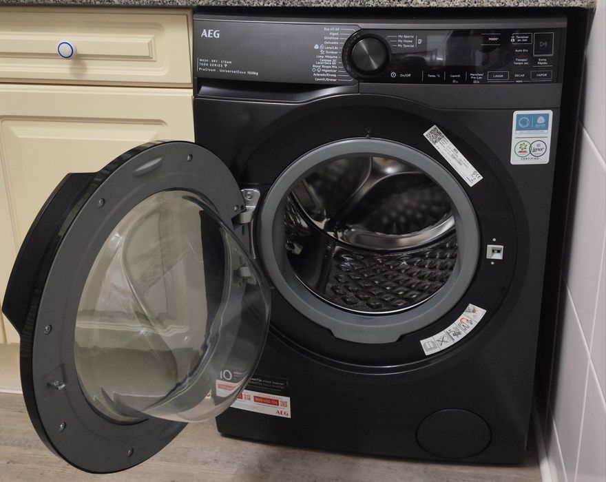 Máquina de lavar e secar roupa AEG LWR7316V6O