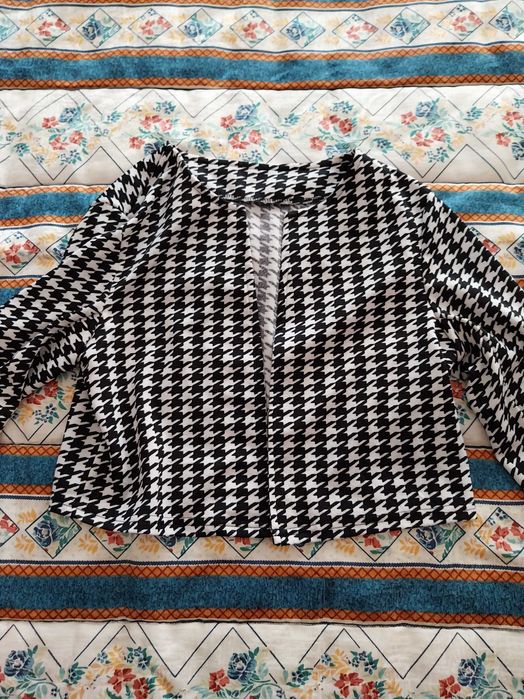 Bolero Shein X/34. Novo. Tenho saia a condizer