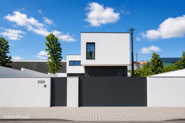 Moradia T4 + escritório em Gualtar, Braga