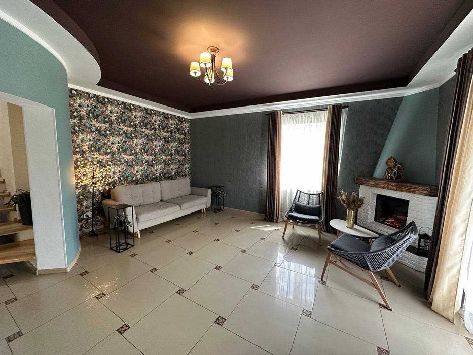 Просторий будинок 190 м² на 12 сотках у тихій зеленій локації