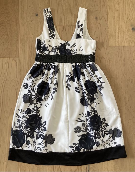 Sukienka biała w czarne kwiaty elegancka Vero Moda r. 38