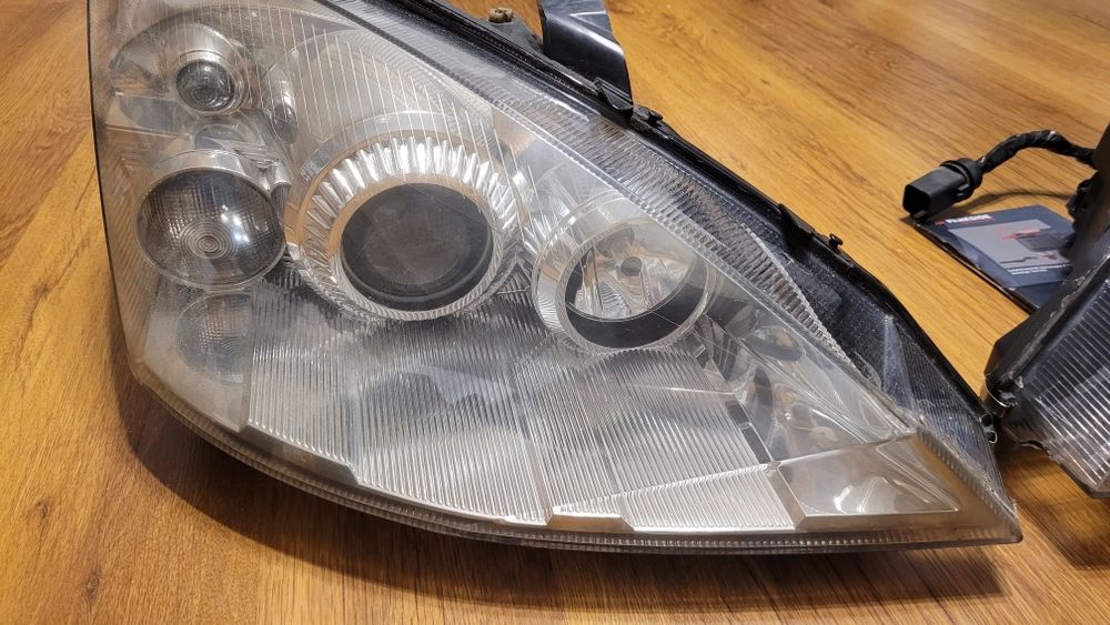 Lampy reflektory Ford Focus mk1 bixenon xenon komplet lewa i prawa