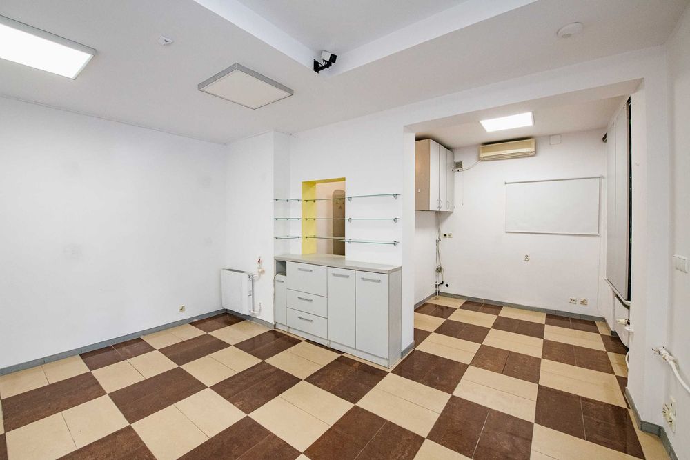 Wynajmę lokal  30 m2  centrum Iławy ul. Niepodległości 6A.