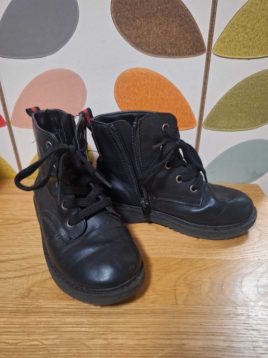 Jesienne buty sznurowane i z suwakiem czarne roz. 27