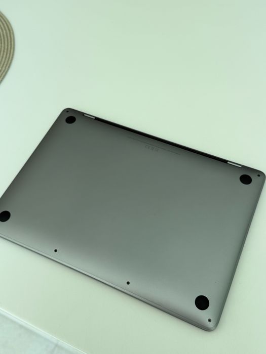 MacBook Pro 13" M1 (2020) – 8GB – Bateria 94%