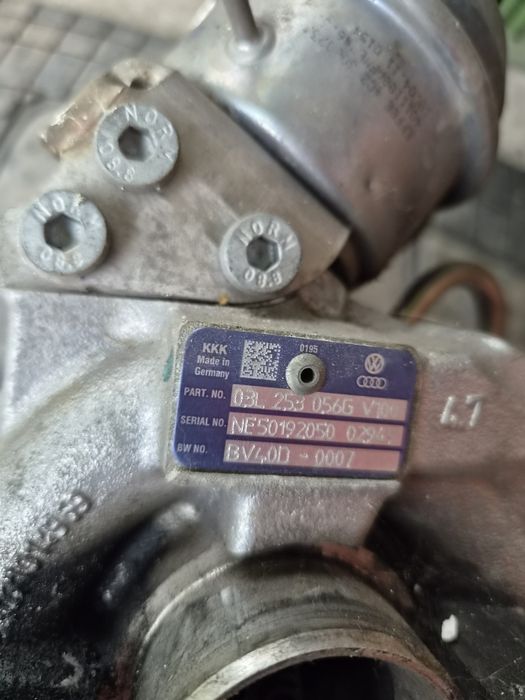 Turbosprężarka turbina 03L253056G