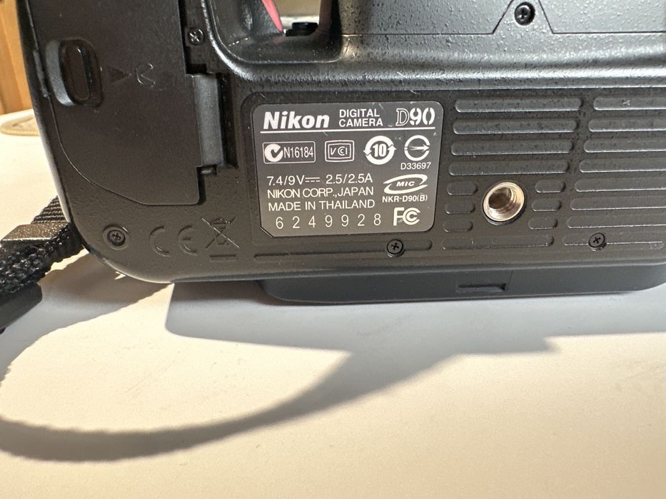Nikon D90 lustrzanka  cyfrowa  bdb stan
