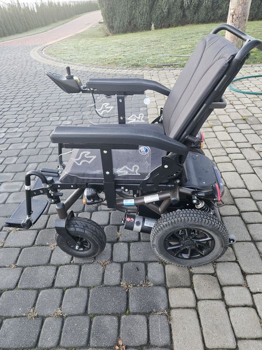 Wozek inwalidzki elektryczny