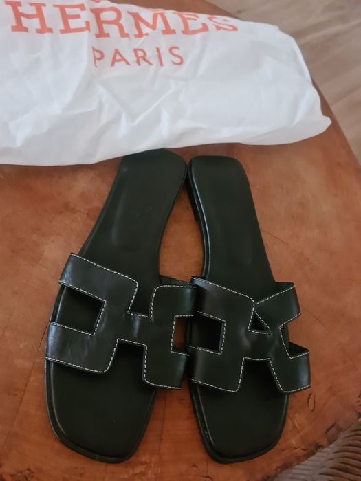 Klapki czarna a,la Hermes
