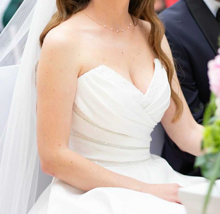 Suknia ślubna literka A błyszczące mikado