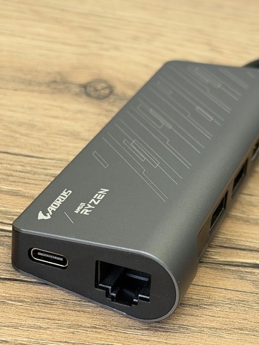 Новий USB Hub Gigabyte TC710