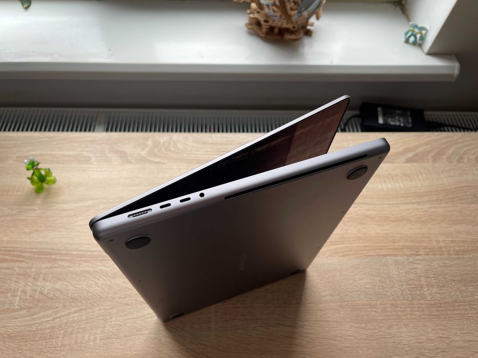 MacBook Pro 16' 2021р. M1 Max / 32 GPU / 64Gb RAM_2000gb SSD_41 цикл